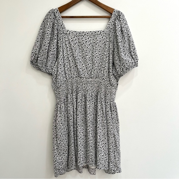 Old Navy Black & White Floral Smocked Puff Sleeve Square Neckline Mini Dress 2X - Picture 3 of 11